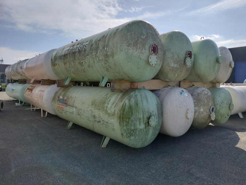 LPG GASTANK 2700 LITER and 4850 LITER aboveground - Polttoainetankki: kuva LPG GASTANK 2700 LITER and 4850 LITER aboveground - Polttoainetankki LPG GASTANK 2700 LITER and 4850 LITER aboveground - Polttoainetankki: kuva LPG GASTANK 2700 LITER and 4850 LITER aboveground - Polttoainetankki