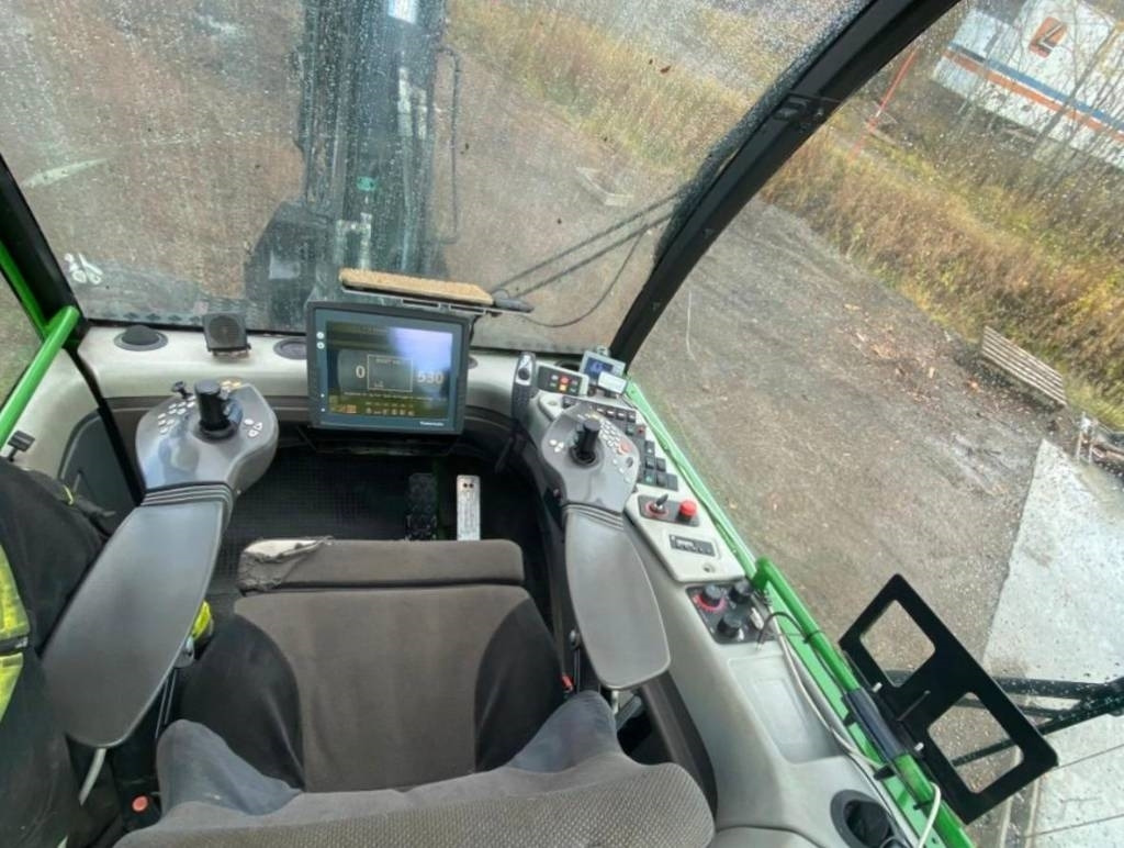 John Deere 1070 D - Harvesteri: kuva John Deere 1070 D - Harvesteri John Deere 1070 D - Harvesteri: kuva John Deere 1070 D - Harvesteri