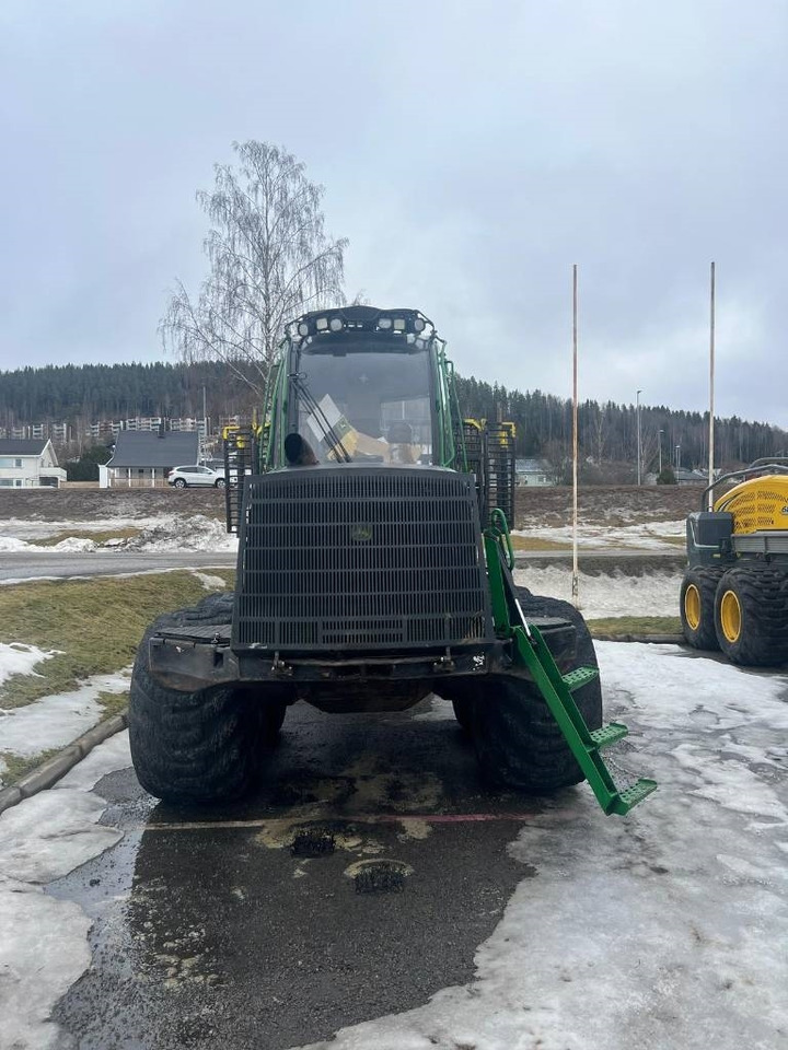 John Deere 1210 E - Kuormatraktori: kuva John Deere 1210 E - Kuormatraktori John Deere 1210 E - Kuormatraktori: kuva John Deere 1210 E - Kuormatraktori