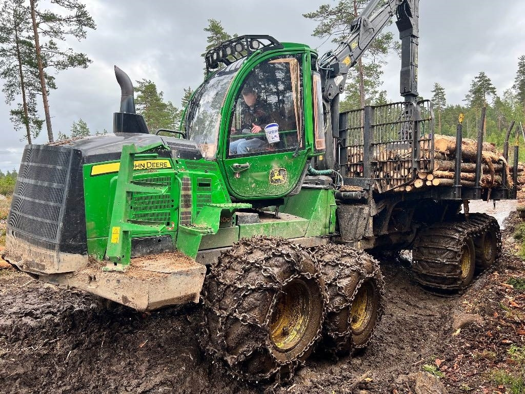 John Deere 1510 G - Kuormatraktori: kuva John Deere 1510 G - Kuormatraktori John Deere 1510 G - Kuormatraktori: kuva John Deere 1510 G - Kuormatraktori