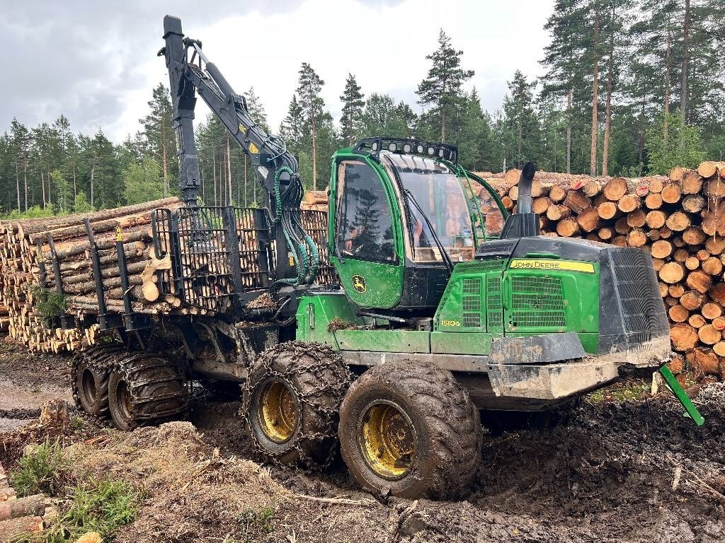 John Deere 1510 G - Kuormatraktori: kuva John Deere 1510 G - Kuormatraktori John Deere 1510 G - Kuormatraktori: kuva John Deere 1510 G - Kuormatraktori