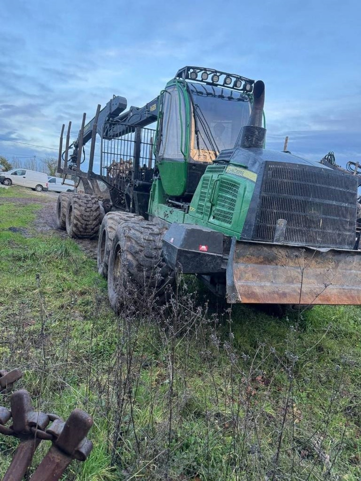 John Deere 1510G - Kuormatraktori: kuva John Deere 1510G - Kuormatraktori John Deere 1510G - Kuormatraktori: kuva John Deere 1510G - Kuormatraktori