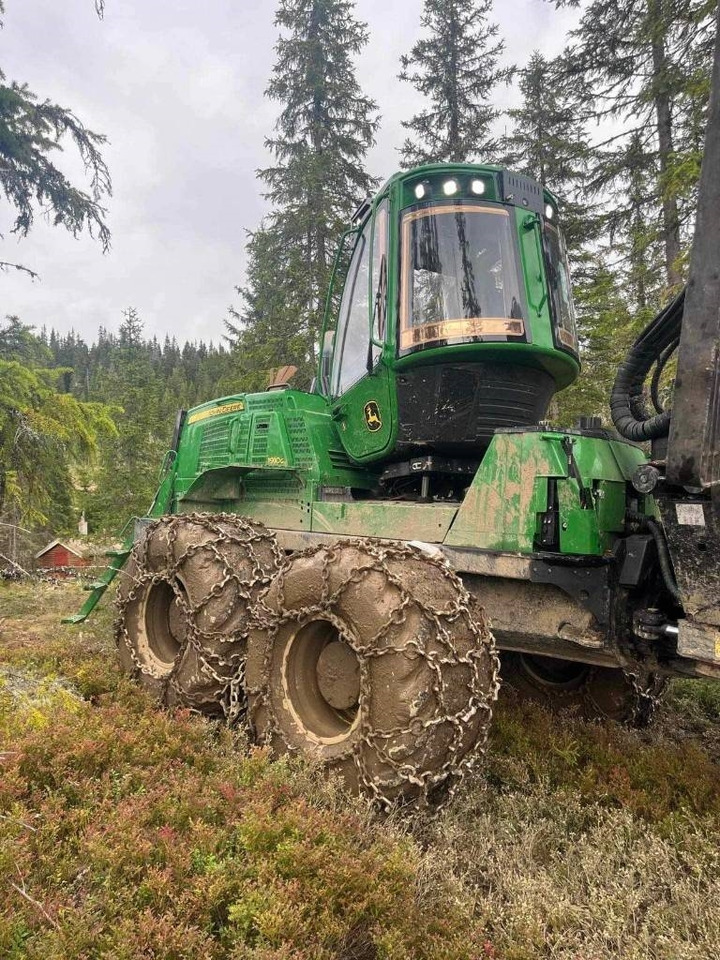 John Deere 1910G - Kuormatraktori: kuva John Deere 1910G - Kuormatraktori John Deere 1910G - Kuormatraktori: kuva John Deere 1910G - Kuormatraktori