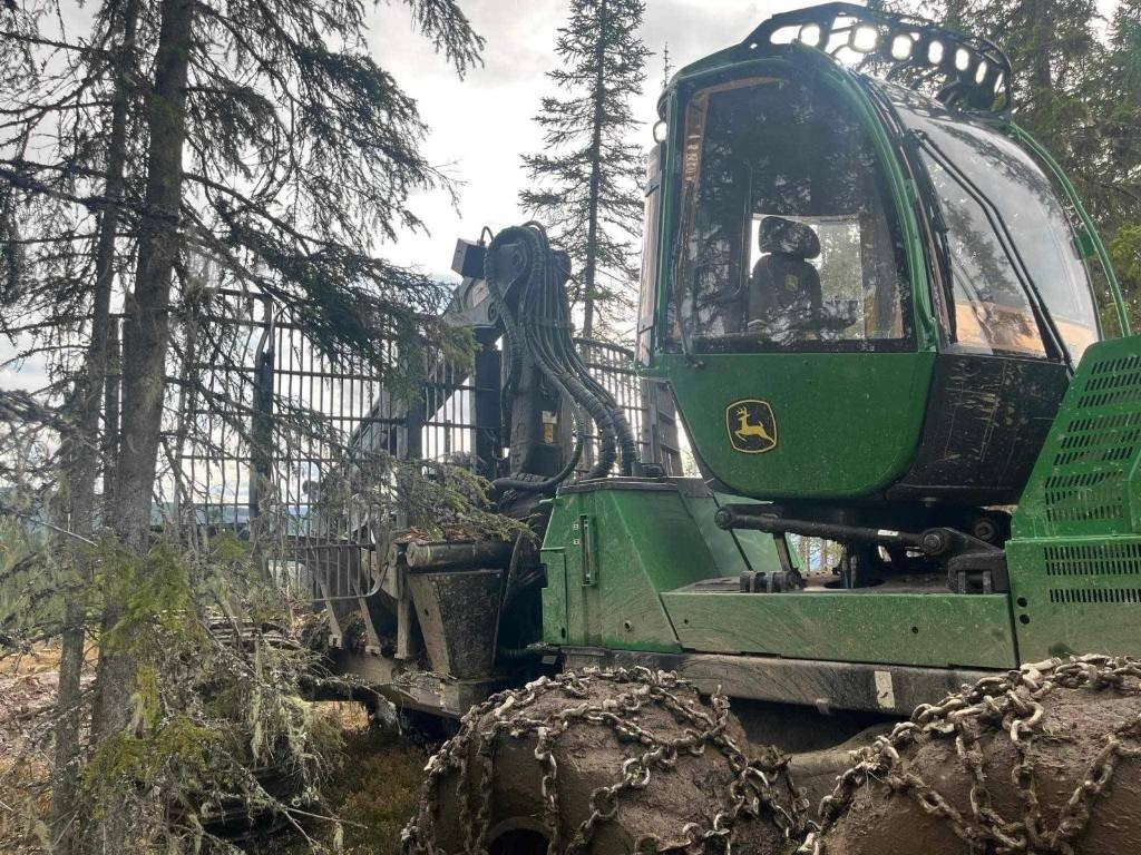 John Deere 1910G - Kuormatraktori: kuva John Deere 1910G - Kuormatraktori John Deere 1910G - Kuormatraktori: kuva John Deere 1910G - Kuormatraktori