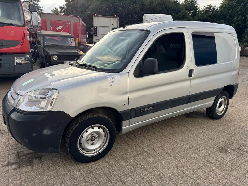 Citroën Berlingo **AIRCO-EURO4** - Pieni pakettiauto: kuva Citroën Berlingo **AIRCO-EURO4** - Pieni pakettiauto Citroën Berlingo **AIRCO-EURO4** - Pieni pakettiauto: kuva Citroën Berlingo **AIRCO-EURO4** - Pieni pakettiauto