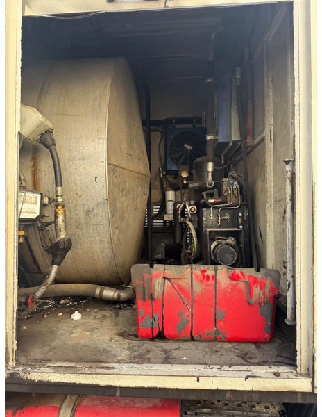 Scania P94-300 **BURTEC BITUM SPRAYER-BELGIAN TRUCK** - Kuorma-auto: kuva Scania P94-300 **BURTEC BITUM SPRAYER-BELGIAN TRUCK** - Kuorma-auto Scania P94-300 **BURTEC BITUM SPRAYER-BELGIAN TRUCK** - Kuorma-auto: kuva Scania P94-300 **BURTEC BITUM SPRAYER-BELGIAN TRUCK** - Kuorma-auto