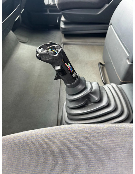Umpikori kuorma-auto MAN TGA 18.360 **MANUAL GEARBOX-BOITE MANUELLE**: kuva Umpikori kuorma-auto MAN TGA 18.360 **MANUAL GEARBOX-BOITE MANUELLE**