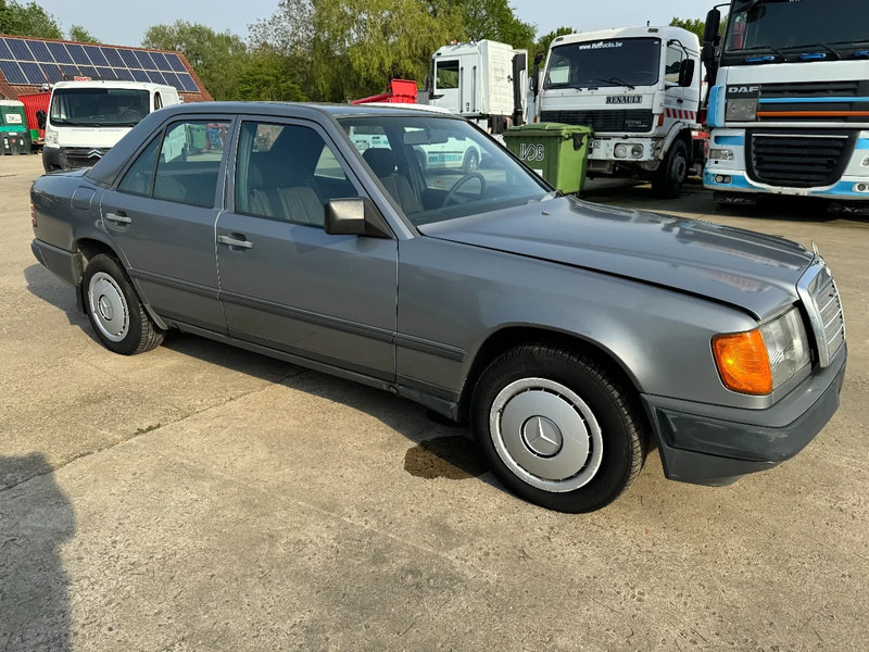 Henkilöauto Mercedes-Benz 200-serie **W124-250D 5CYL**: kuva Henkilöauto Mercedes-Benz 200-serie **W124-250D 5CYL**