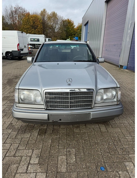 Mercedes-Benz 200-serie **W124-BELGIAN CAR** - Sedan: kuva Mercedes-Benz 200-serie **W124-BELGIAN CAR** - Sedan Mercedes-Benz 200-serie **W124-BELGIAN CAR** - Sedan: kuva Mercedes-Benz 200-serie **W124-BELGIAN CAR** - Sedan