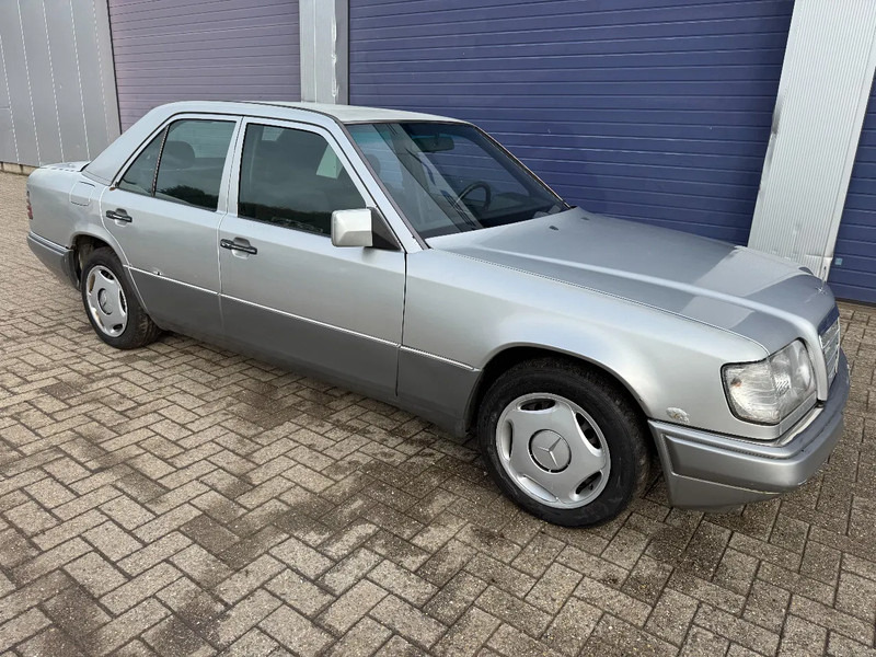 Mercedes-Benz 200-serie **W124-BELGIAN CAR** - Sedan: kuva Mercedes-Benz 200-serie **W124-BELGIAN CAR** - Sedan Mercedes-Benz 200-serie **W124-BELGIAN CAR** - Sedan: kuva Mercedes-Benz 200-serie **W124-BELGIAN CAR** - Sedan