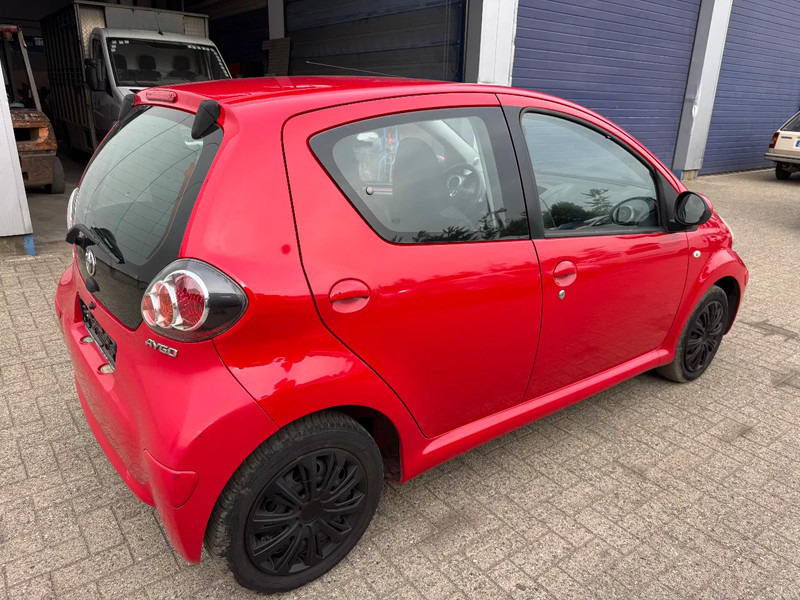 Toyota Aygo **5DOORS-BELGIAN CAR** - Viistoperä: kuva Toyota Aygo **5DOORS-BELGIAN CAR** - Viistoperä Toyota Aygo **5DOORS-BELGIAN CAR** - Viistoperä: kuva Toyota Aygo **5DOORS-BELGIAN CAR** - Viistoperä