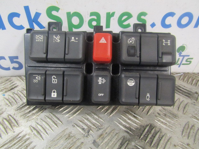 DAF LF 220 EURO 6 CAB SWITCH PANEL - Ohjaamo ja sisustus - Kuorma-auto: kuva DAF LF 220 EURO 6 CAB SWITCH PANEL - Ohjaamo ja sisustus - Kuorma-auto DAF LF 220 EURO 6 CAB SWITCH PANEL - Ohjaamo ja sisustus - Kuorma-auto: kuva DAF LF 220 EURO 6 CAB SWITCH PANEL - Ohjaamo ja sisustus - Kuorma-auto