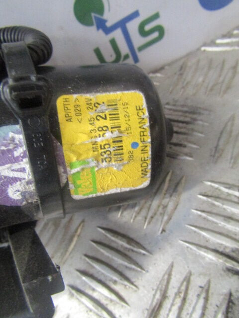 DAF LF 220 WIPER MOTOR ‘VALEO’ P/NO 53558202 - Ohjaamo ja sisustus - Kuorma-auto: kuva DAF LF 220 WIPER MOTOR ‘VALEO’ P/NO 53558202 - Ohjaamo ja sisustus - Kuorma-auto DAF LF 220 WIPER MOTOR ‘VALEO’ P/NO 53558202 - Ohjaamo ja sisustus - Kuorma-auto: kuva DAF LF 220 WIPER MOTOR ‘VALEO’ P/NO 53558202 - Ohjaamo ja sisustus - Kuorma-auto