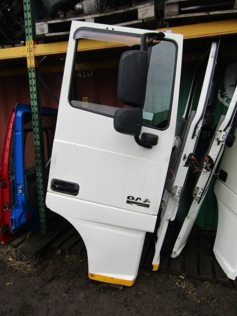 DAF XF 105 OFFSIDE (DRIVERS) COMPLETE DOOR - Ohjaamo ja sisustus - Kuorma-auto: kuva DAF XF 105 OFFSIDE (DRIVERS) COMPLETE DOOR - Ohjaamo ja sisustus - Kuorma-auto DAF XF 105 OFFSIDE (DRIVERS) COMPLETE DOOR - Ohjaamo ja sisustus - Kuorma-auto: kuva DAF XF 105 OFFSIDE (DRIVERS) COMPLETE DOOR - Ohjaamo ja sisustus - Kuorma-auto