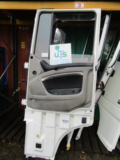 DAF XF 105 OFFSIDE (DRIVERS) COMPLETE DOOR - Ohjaamo ja sisustus - Kuorma-auto: kuva DAF XF 105 OFFSIDE (DRIVERS) COMPLETE DOOR - Ohjaamo ja sisustus - Kuorma-auto DAF XF 105 OFFSIDE (DRIVERS) COMPLETE DOOR - Ohjaamo ja sisustus - Kuorma-auto: kuva DAF XF 105 OFFSIDE (DRIVERS) COMPLETE DOOR - Ohjaamo ja sisustus - Kuorma-auto