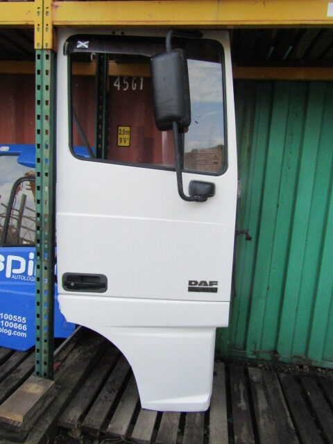 DAF XF 95 OFF/SIDE(DRIVERS) COMPLETE DOOR - Ohjaamo ja sisustus - Kuorma-auto: kuva DAF XF 95 OFF/SIDE(DRIVERS) COMPLETE DOOR - Ohjaamo ja sisustus - Kuorma-auto DAF XF 95 OFF/SIDE(DRIVERS) COMPLETE DOOR - Ohjaamo ja sisustus - Kuorma-auto: kuva DAF XF 95 OFF/SIDE(DRIVERS) COMPLETE DOOR - Ohjaamo ja sisustus - Kuorma-auto