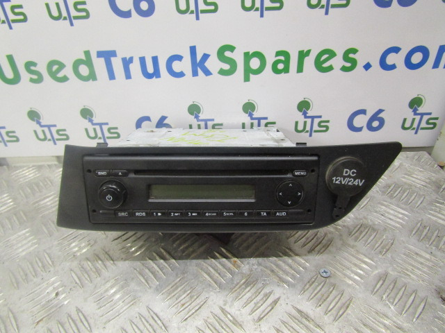 MAN ‘BLAUPUNKT’ CD/RADIO 81.28101.6180 - Ohjaamo ja sisustus - Kuorma-auto: kuva MAN ‘BLAUPUNKT’ CD/RADIO 81.28101.6180 - Ohjaamo ja sisustus - Kuorma-auto MAN ‘BLAUPUNKT’ CD/RADIO 81.28101.6180 - Ohjaamo ja sisustus - Kuorma-auto: kuva MAN ‘BLAUPUNKT’ CD/RADIO 81.28101.6180 - Ohjaamo ja sisustus - Kuorma-auto
