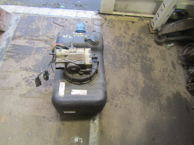 MITSUBISHI FUSO 7C15 AD BLUE TANK COMPLETE P/NO ML212662 - Polttoainetankki - Kuorma-auto: kuva MITSUBISHI FUSO 7C15 AD BLUE TANK COMPLETE P/NO ML212662 - Polttoainetankki - Kuorma-auto MITSUBISHI FUSO 7C15 AD BLUE TANK COMPLETE P/NO ML212662 - Polttoainetankki - Kuorma-auto: kuva MITSUBISHI FUSO 7C15 AD BLUE TANK COMPLETE P/NO ML212662 - Polttoainetankki - Kuorma-auto