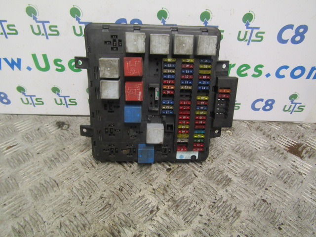 RENAULT MIDLUM DCI FUSE BAORD P/NO 5010516886/B - Sähköjärjestelmä - Kuorma-auto: kuva RENAULT MIDLUM DCI FUSE BAORD P/NO 5010516886/B - Sähköjärjestelmä - Kuorma-auto RENAULT MIDLUM DCI FUSE BAORD P/NO 5010516886/B - Sähköjärjestelmä - Kuorma-auto: kuva RENAULT MIDLUM DCI FUSE BAORD P/NO 5010516886/B - Sähköjärjestelmä - Kuorma-auto