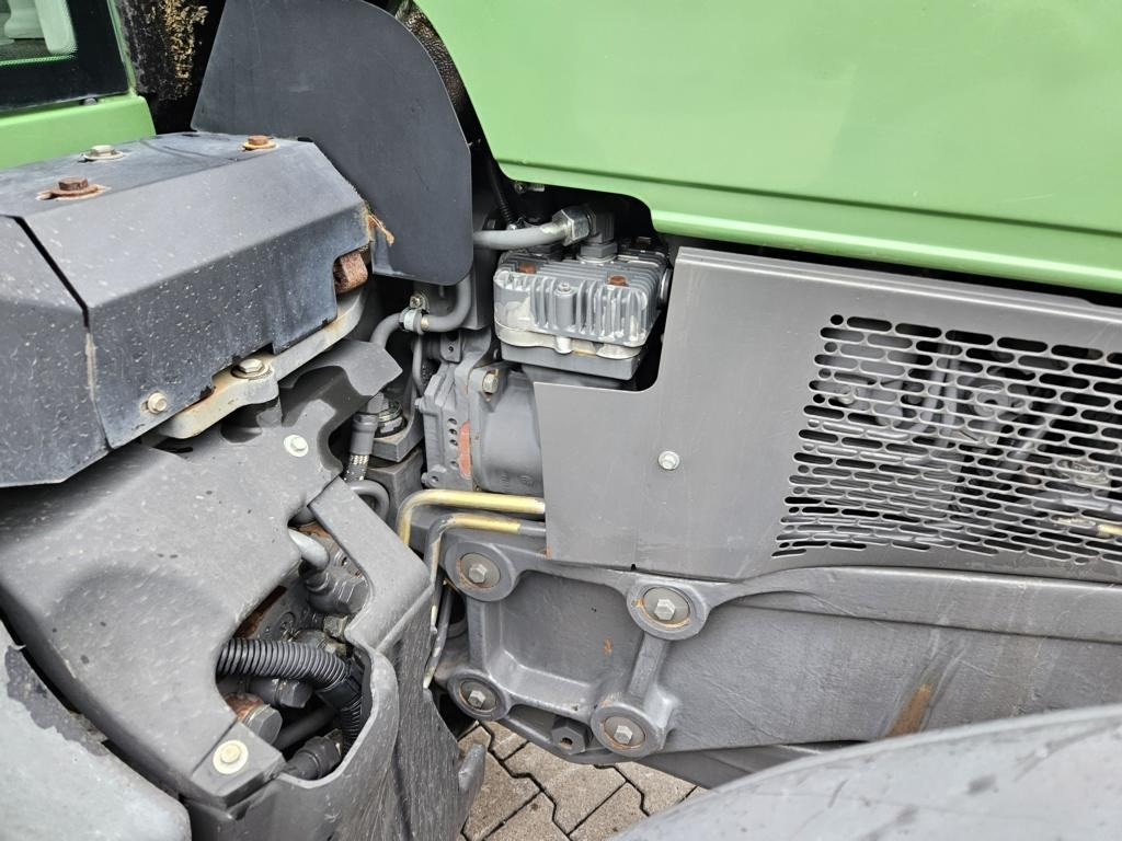 Fendt 411 VARIO TMS - Traktori: kuva Fendt 411 VARIO TMS - Traktori Fendt 411 VARIO TMS - Traktori: kuva Fendt 411 VARIO TMS - Traktori