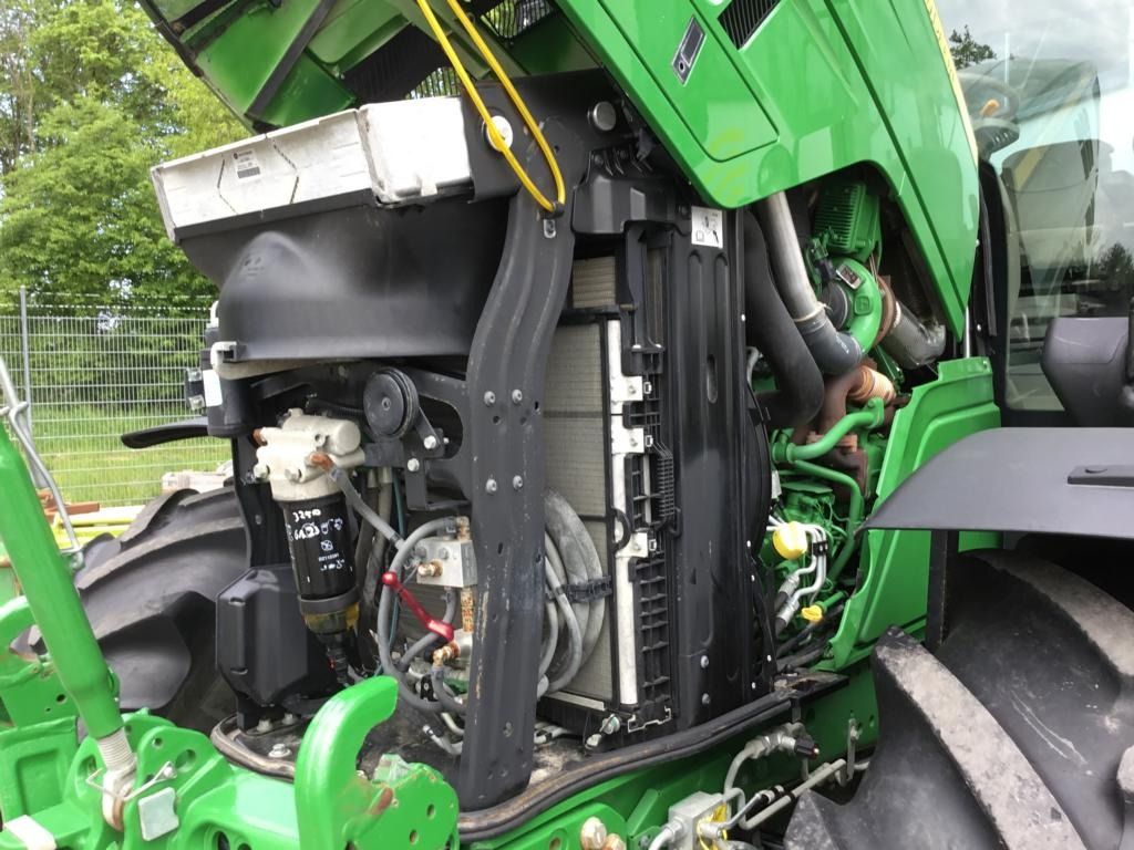 John Deere 6195R - Traktori: kuva John Deere 6195R - Traktori John Deere 6195R - Traktori: kuva John Deere 6195R - Traktori