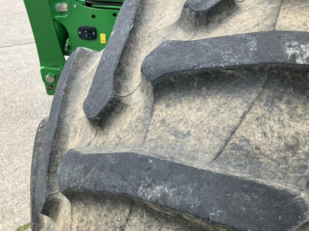 Traktori John Deere 6215R: kuva Traktori John Deere 6215R