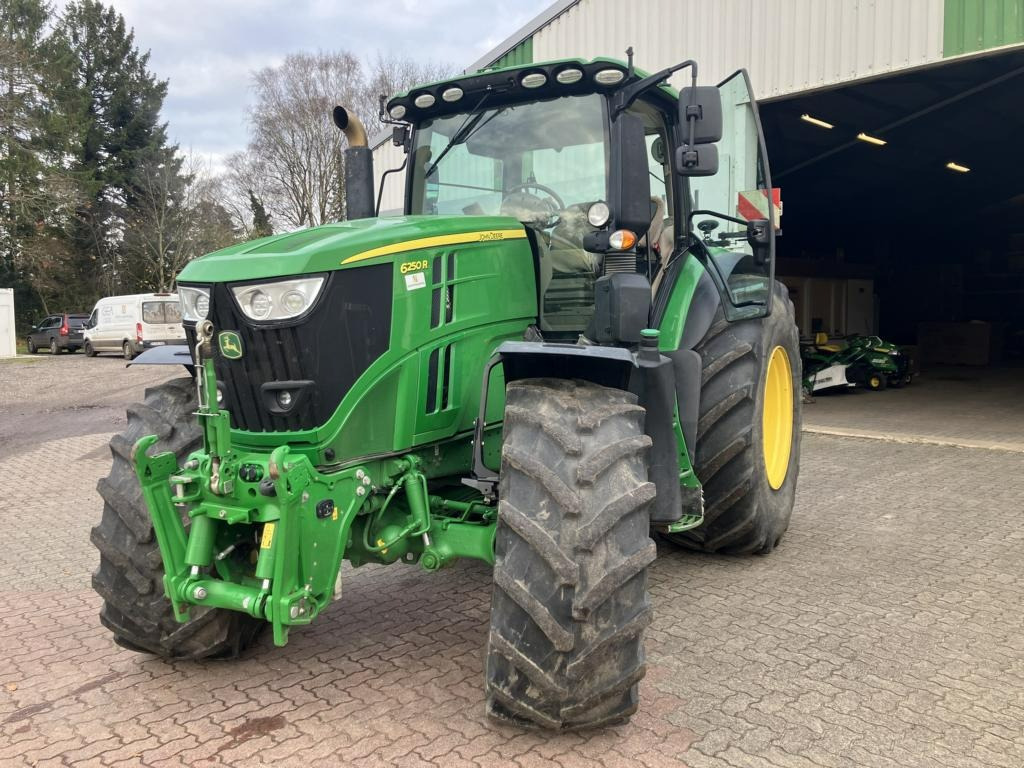 John Deere 6250R - Traktori: kuva John Deere 6250R - Traktori John Deere 6250R - Traktori: kuva John Deere 6250R - Traktori