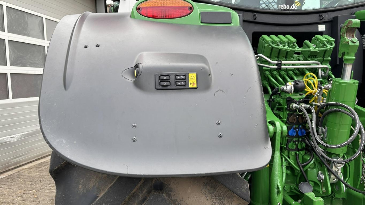 John Deere 6R215 - Traktori: kuva John Deere 6R215 - Traktori John Deere 6R215 - Traktori: kuva John Deere 6R215 - Traktori
