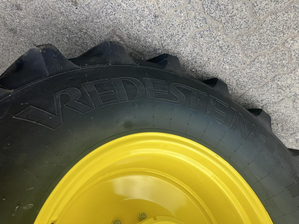 John Deere 6R215 - Traktori: kuva John Deere 6R215 - Traktori John Deere 6R215 - Traktori: kuva John Deere 6R215 - Traktori