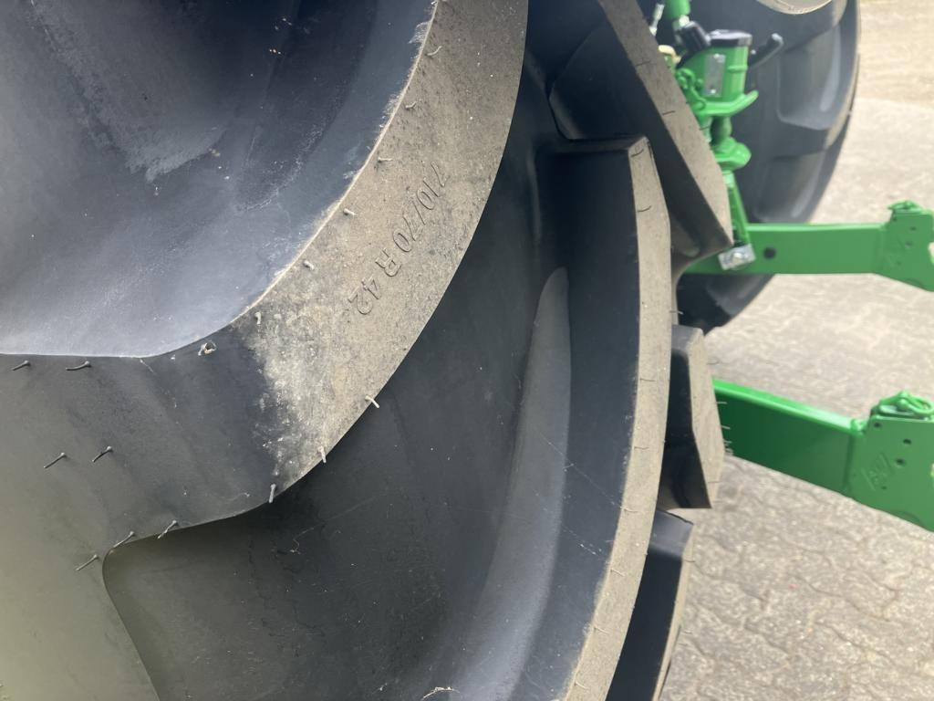 John Deere 6R215 - Traktori: kuva John Deere 6R215 - Traktori John Deere 6R215 - Traktori: kuva John Deere 6R215 - Traktori