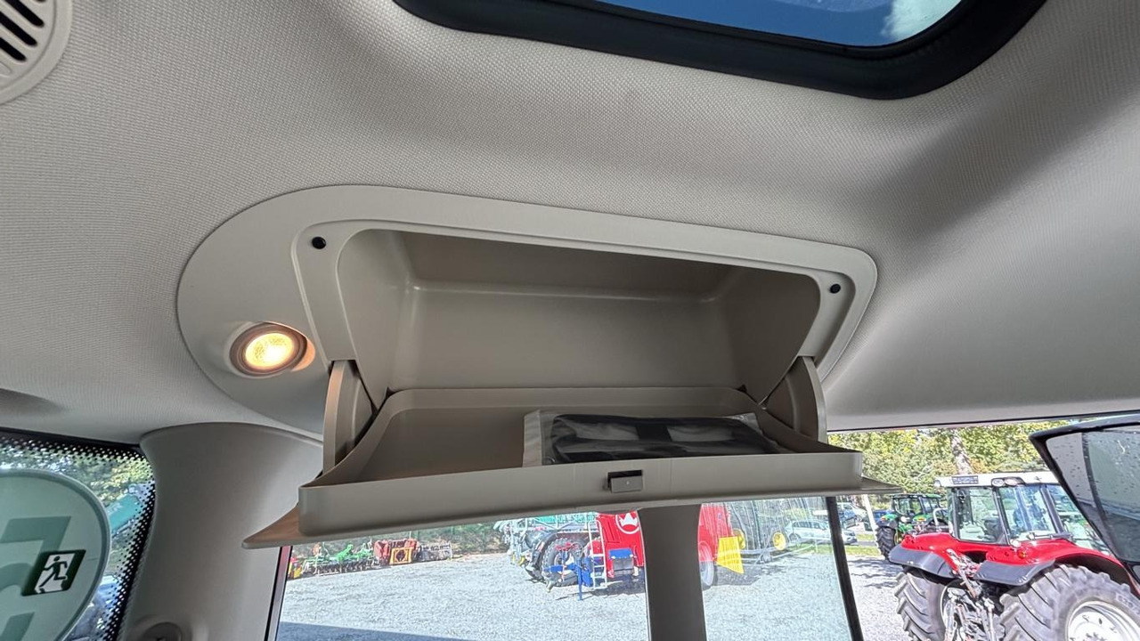 John Deere 6R215 - Traktori: kuva John Deere 6R215 - Traktori John Deere 6R215 - Traktori: kuva John Deere 6R215 - Traktori