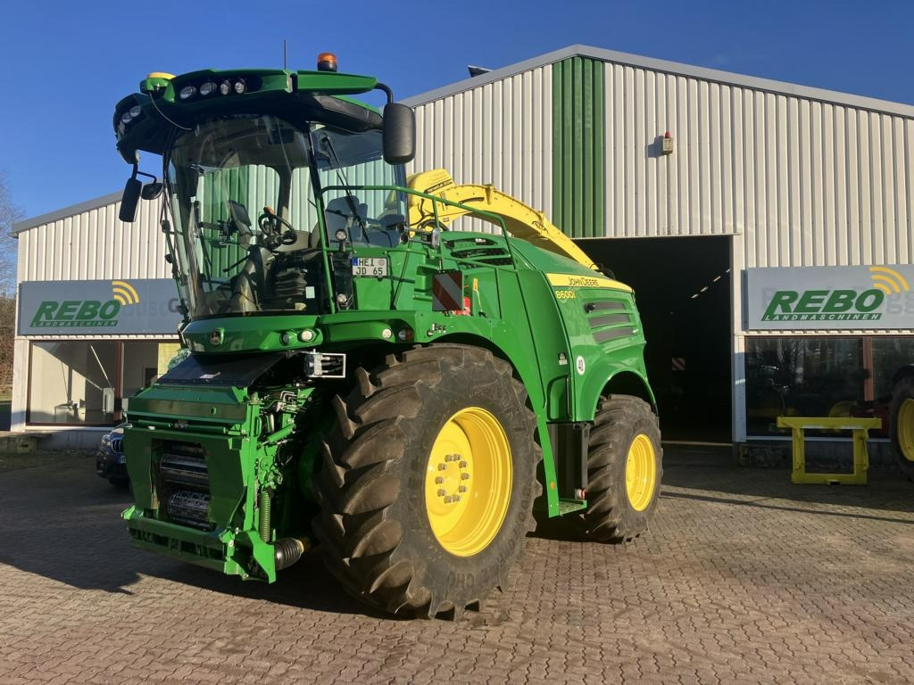 John Deere 8600 FELDHÄCKSLER - Sadonkorjuukone: kuva John Deere 8600 FELDHÄCKSLER - Sadonkorjuukone John Deere 8600 FELDHÄCKSLER - Sadonkorjuukone: kuva John Deere 8600 FELDHÄCKSLER - Sadonkorjuukone