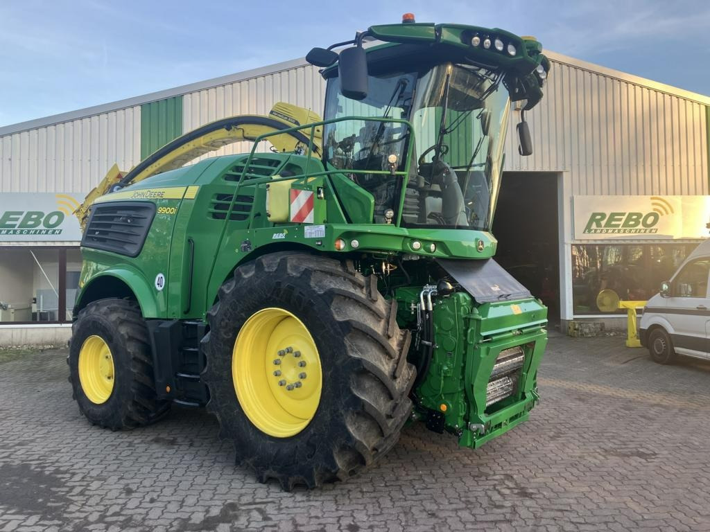 John Deere FELDHÄCKSLER 9900 - Sadonkorjuukone: kuva John Deere FELDHÄCKSLER 9900 - Sadonkorjuukone John Deere FELDHÄCKSLER 9900 - Sadonkorjuukone: kuva John Deere FELDHÄCKSLER 9900 - Sadonkorjuukone
