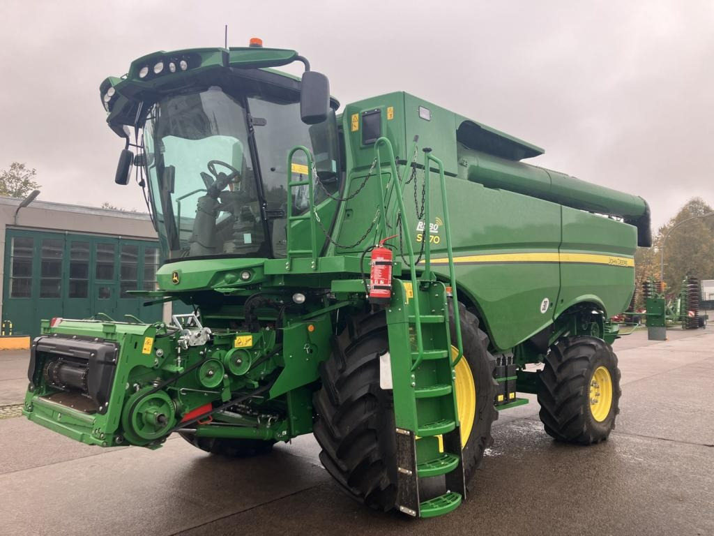 John Deere S770-MÄHDRESCHER MY2023 - Leikkuupuimuri: kuva John Deere S770-MÄHDRESCHER MY2023 - Leikkuupuimuri John Deere S770-MÄHDRESCHER MY2023 - Leikkuupuimuri: kuva John Deere S770-MÄHDRESCHER MY2023 - Leikkuupuimuri