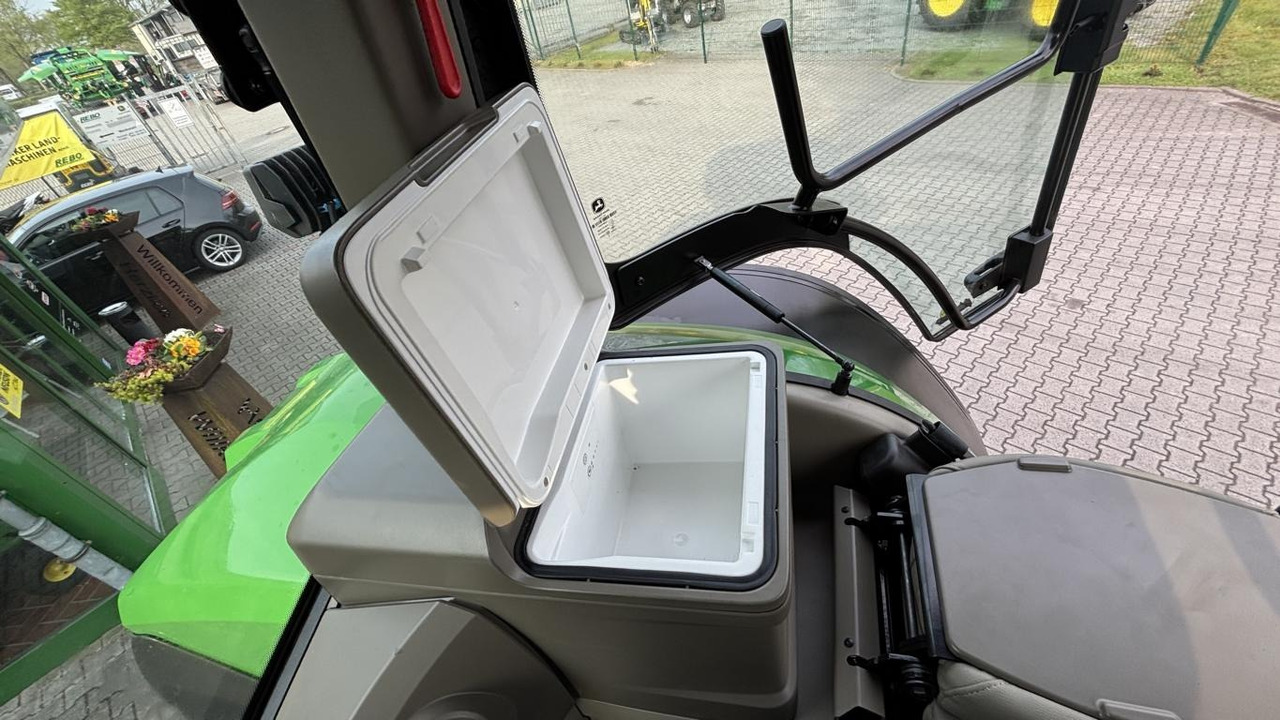 John Deere TRAKTOR 7R350 - Traktori: kuva John Deere TRAKTOR 7R350 - Traktori John Deere TRAKTOR 7R350 - Traktori: kuva John Deere TRAKTOR 7R350 - Traktori