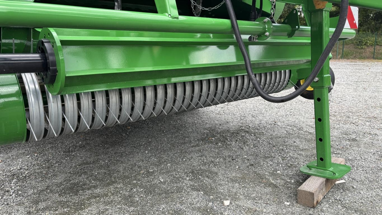 John Deere V461M - PAKET FÜR RUNDBALLENPR - Käärijä: kuva John Deere V461M - PAKET FÜR RUNDBALLENPR - Käärijä John Deere V461M - PAKET FÜR RUNDBALLENPR - Käärijä: kuva John Deere V461M - PAKET FÜR RUNDBALLENPR - Käärijä