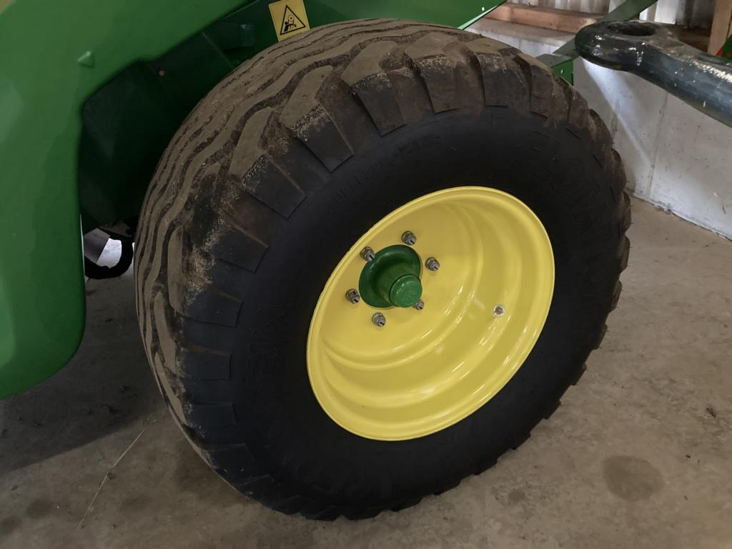 John Deere V461M - Käärijä: kuva John Deere V461M - Käärijä John Deere V461M - Käärijä: kuva John Deere V461M - Käärijä