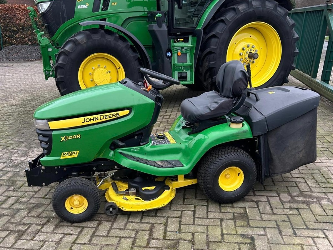 John Deere X305R RASENTRAKTOR (MY11) - Niittokone: kuva John Deere X305R RASENTRAKTOR (MY11) - Niittokone John Deere X305R RASENTRAKTOR (MY11) - Niittokone: kuva John Deere X305R RASENTRAKTOR (MY11) - Niittokone