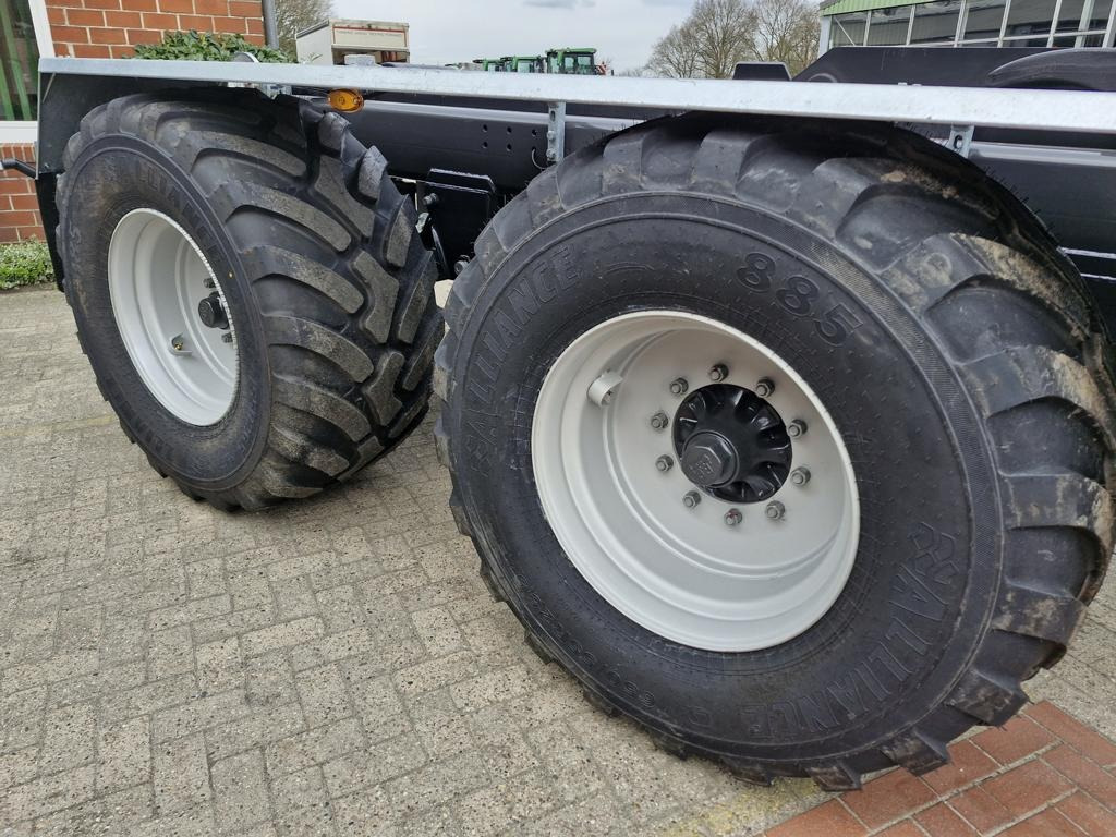 Fliegl HKL 22 - Perävaunu: kuva Fliegl HKL 22 - Perävaunu Fliegl HKL 22 - Perävaunu: kuva Fliegl HKL 22 - Perävaunu