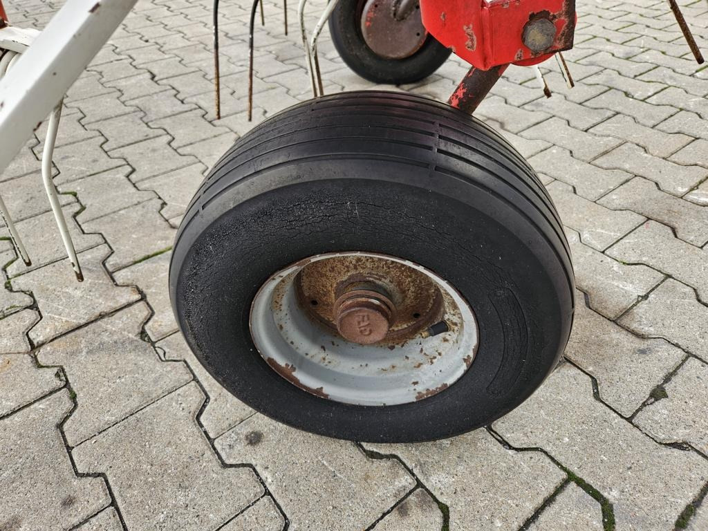 Pöttinger HIT 69 N-Z - Pöyhin: kuva Pöttinger HIT 69 N-Z - Pöyhin Pöttinger HIT 69 N-Z - Pöyhin: kuva Pöttinger HIT 69 N-Z - Pöyhin
