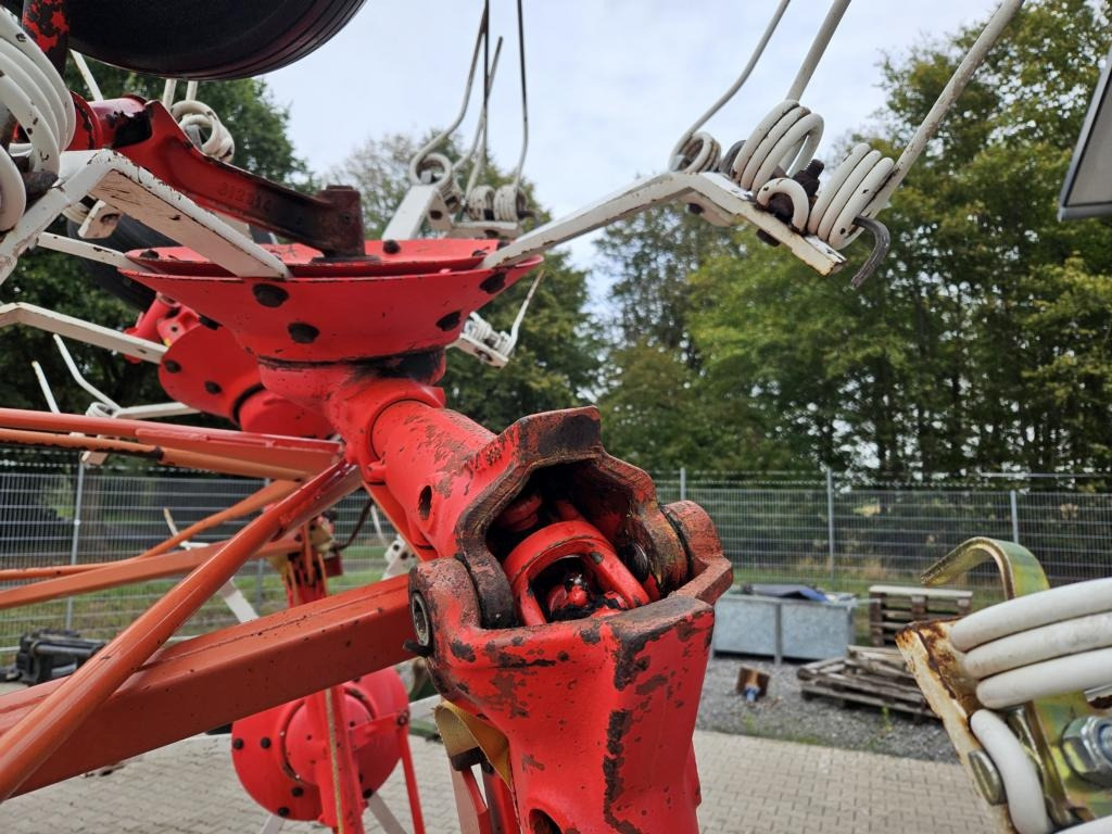 Pöttinger HIT 69 N-Z - Pöyhin: kuva Pöttinger HIT 69 N-Z - Pöyhin Pöttinger HIT 69 N-Z - Pöyhin: kuva Pöttinger HIT 69 N-Z - Pöyhin