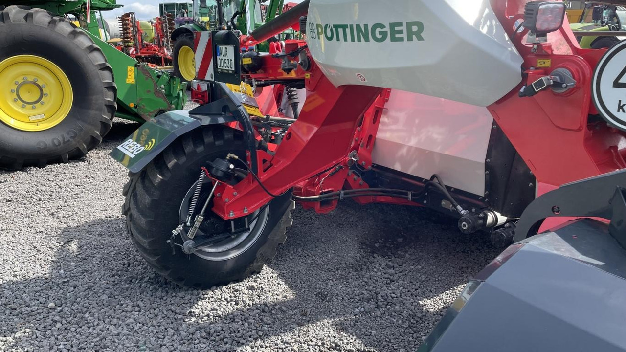Pöttinger MERGENTO VT 9220 - Pöyhin: kuva Pöttinger MERGENTO VT 9220 - Pöyhin Pöttinger MERGENTO VT 9220 - Pöyhin: kuva Pöttinger MERGENTO VT 9220 - Pöyhin