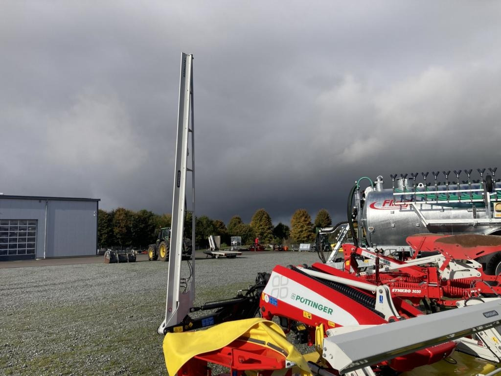 Pöttinger SENSOSAFE 300 - Niittokone: kuva Pöttinger SENSOSAFE 300 - Niittokone Pöttinger SENSOSAFE 300 - Niittokone: kuva Pöttinger SENSOSAFE 300 - Niittokone