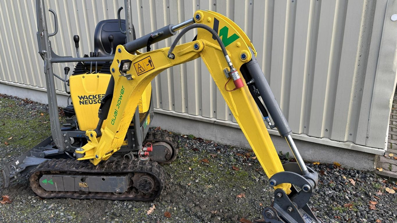 Wacker 803 - Minikuormaaja: kuva Wacker 803 - Minikuormaaja Wacker 803 - Minikuormaaja: kuva Wacker 803 - Minikuormaaja