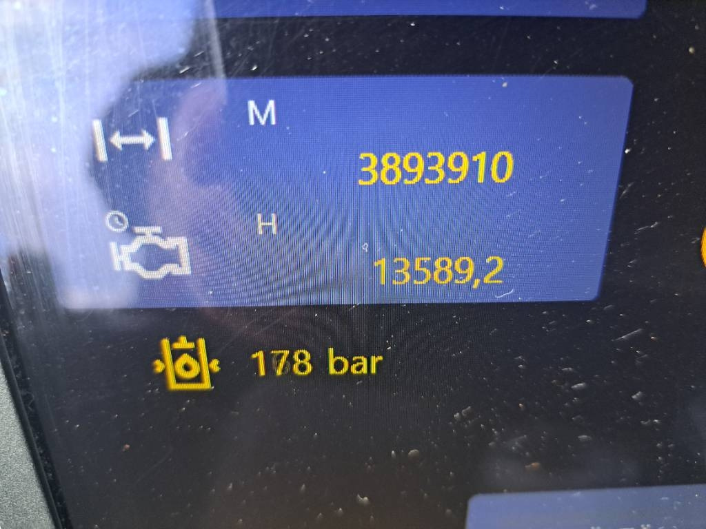 Komatsu 901xc - Harvesteri: kuva Komatsu 901xc - Harvesteri Komatsu 901xc - Harvesteri: kuva Komatsu 901xc - Harvesteri