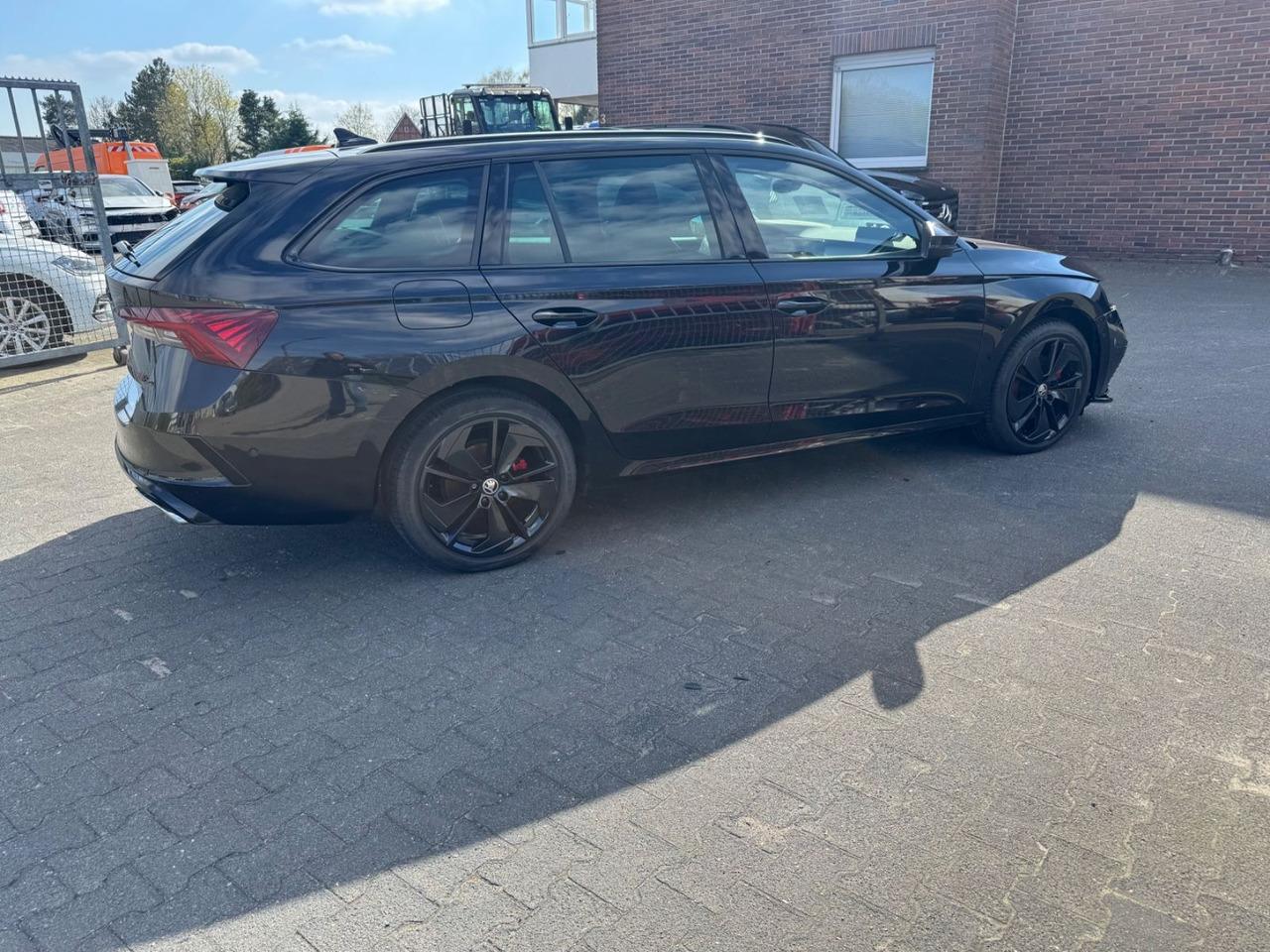 Skoda Octavia Combi RS 2.0 TDI 147kW 7-Gang DSG Pano - Henkilöauto: kuva Skoda Octavia Combi RS 2.0 TDI 147kW 7-Gang DSG Pano - Henkilöauto Skoda Octavia Combi RS 2.0 TDI 147kW 7-Gang DSG Pano - Henkilöauto: kuva Skoda Octavia Combi RS 2.0 TDI 147kW 7-Gang DSG Pano - Henkilöauto