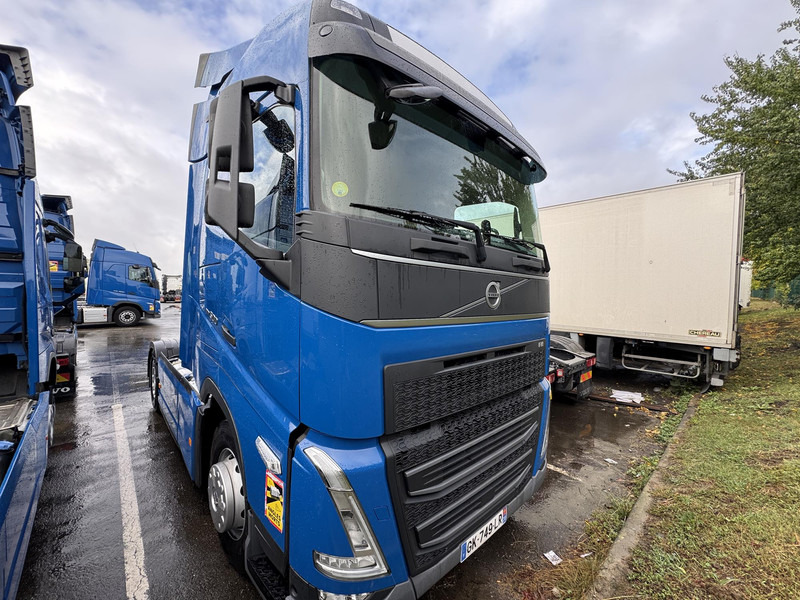 Volvo FH - Vetopöytäauto: kuva Volvo FH - Vetopöytäauto Volvo FH - Vetopöytäauto: kuva Volvo FH - Vetopöytäauto