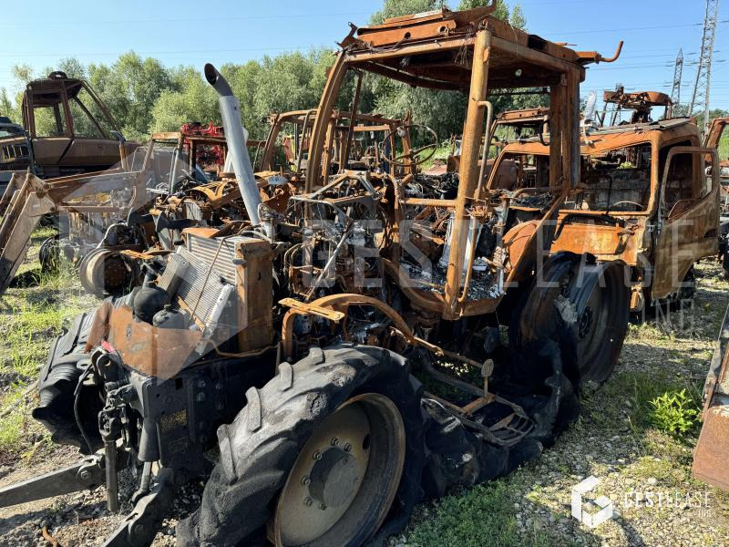 Massey Ferguson 5711 S - Traktori: kuva Massey Ferguson 5711 S - Traktori Massey Ferguson 5711 S - Traktori: kuva Massey Ferguson 5711 S - Traktori