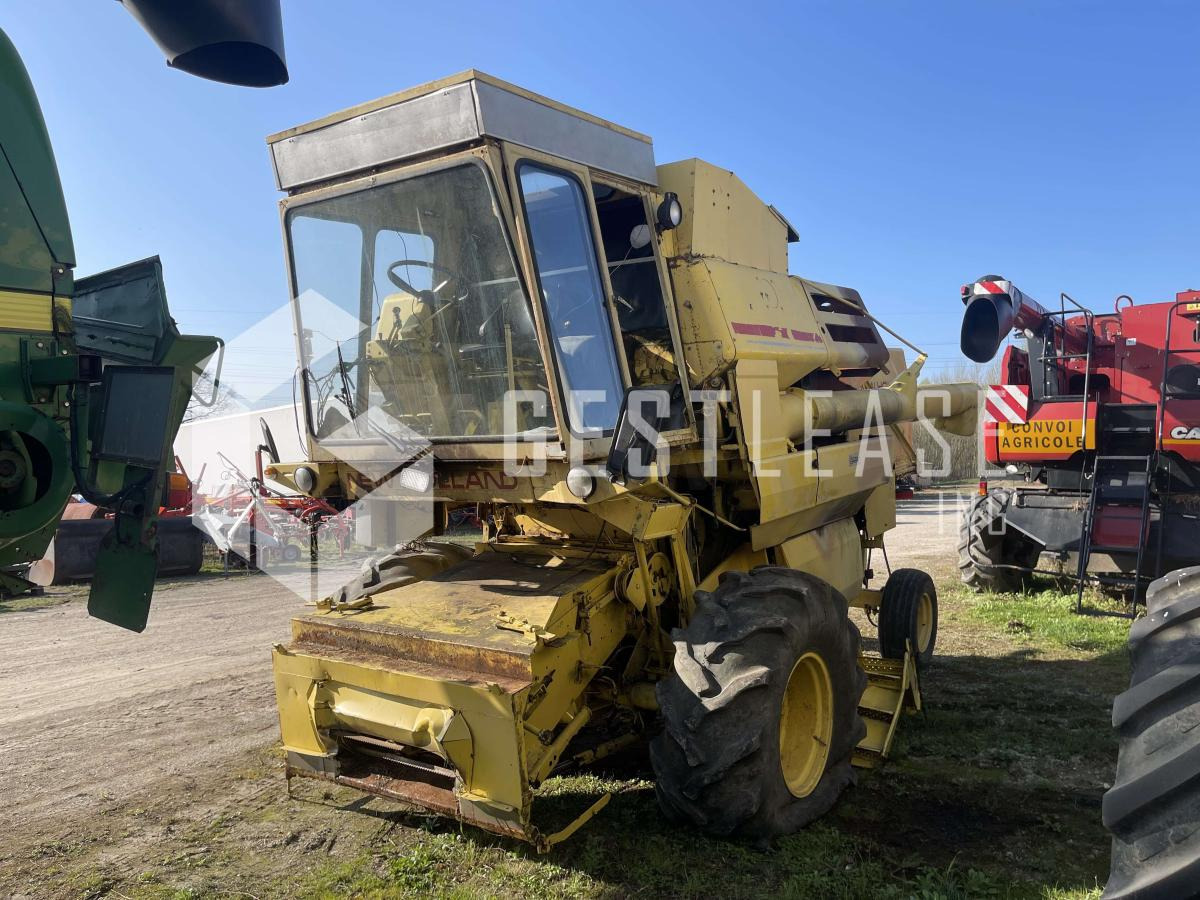 New Holland CLAYSON 1540 - Leikkuupuimuri: kuva New Holland CLAYSON 1540 - Leikkuupuimuri New Holland CLAYSON 1540 - Leikkuupuimuri: kuva New Holland CLAYSON 1540 - Leikkuupuimuri