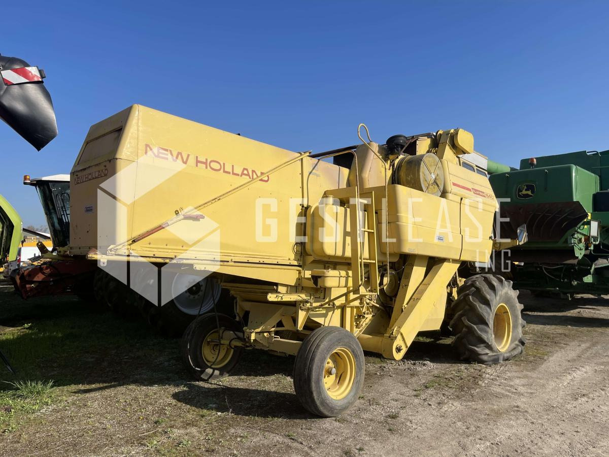 New Holland CLAYSON 1540 - Leikkuupuimuri: kuva New Holland CLAYSON 1540 - Leikkuupuimuri New Holland CLAYSON 1540 - Leikkuupuimuri: kuva New Holland CLAYSON 1540 - Leikkuupuimuri